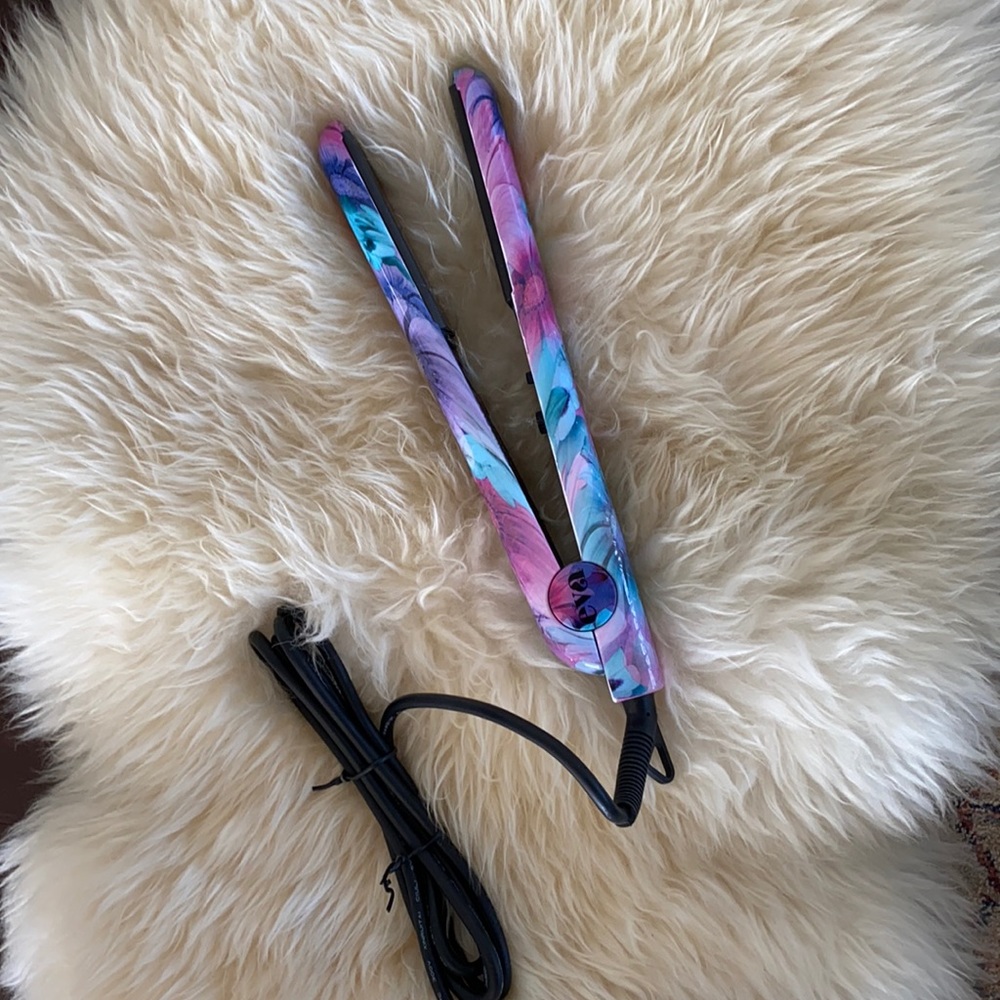 Eva NYC 1.25 Ceramic Flat Iron